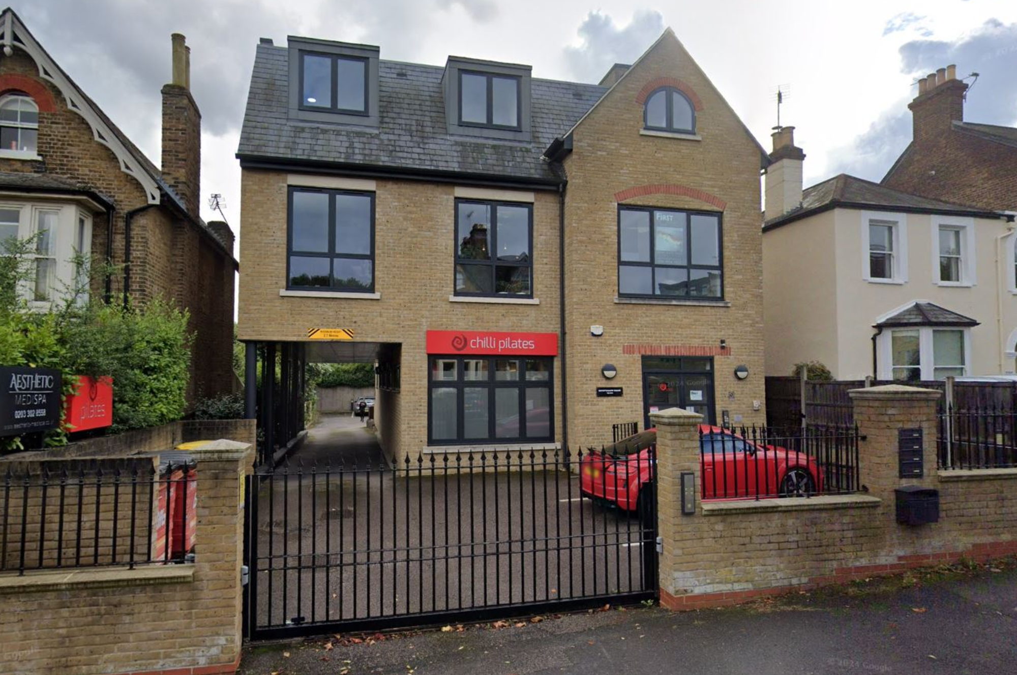 https://firstortho.co.uk/wp-content/uploads/2025/03/building2.png